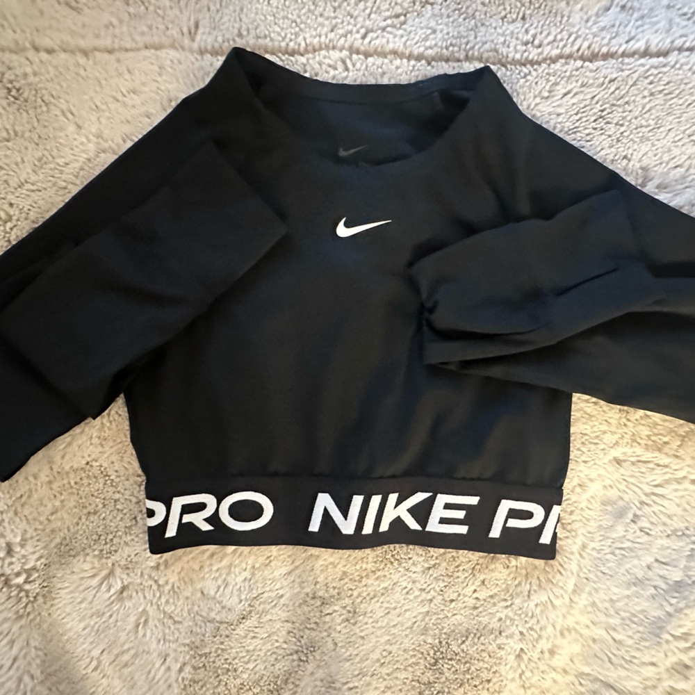 nike pro cropped long sleeve